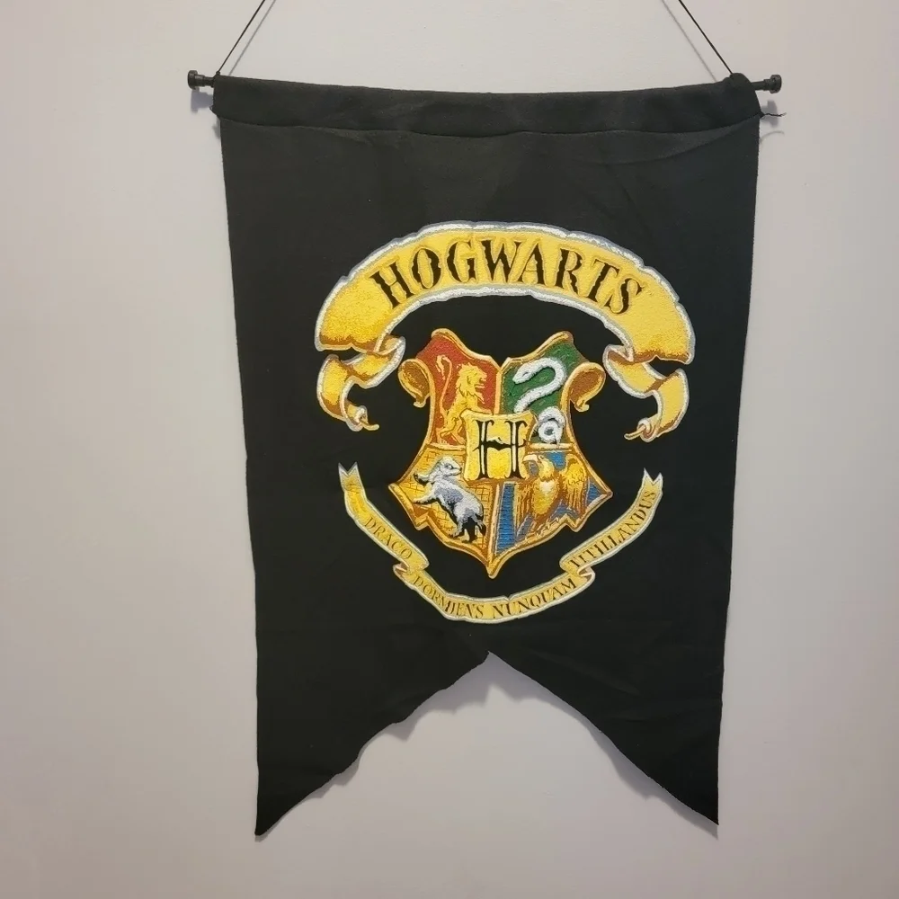 NWT 5 Harry Potter Hogwarts School Banner Flags Party Decor 20X30